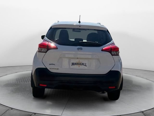 Used 2019 Nissan Kicks S FWD image 4