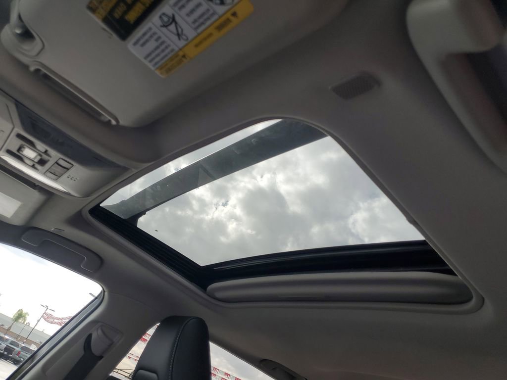 Used 2024 Toyota RAV4 XLE Premium image 27