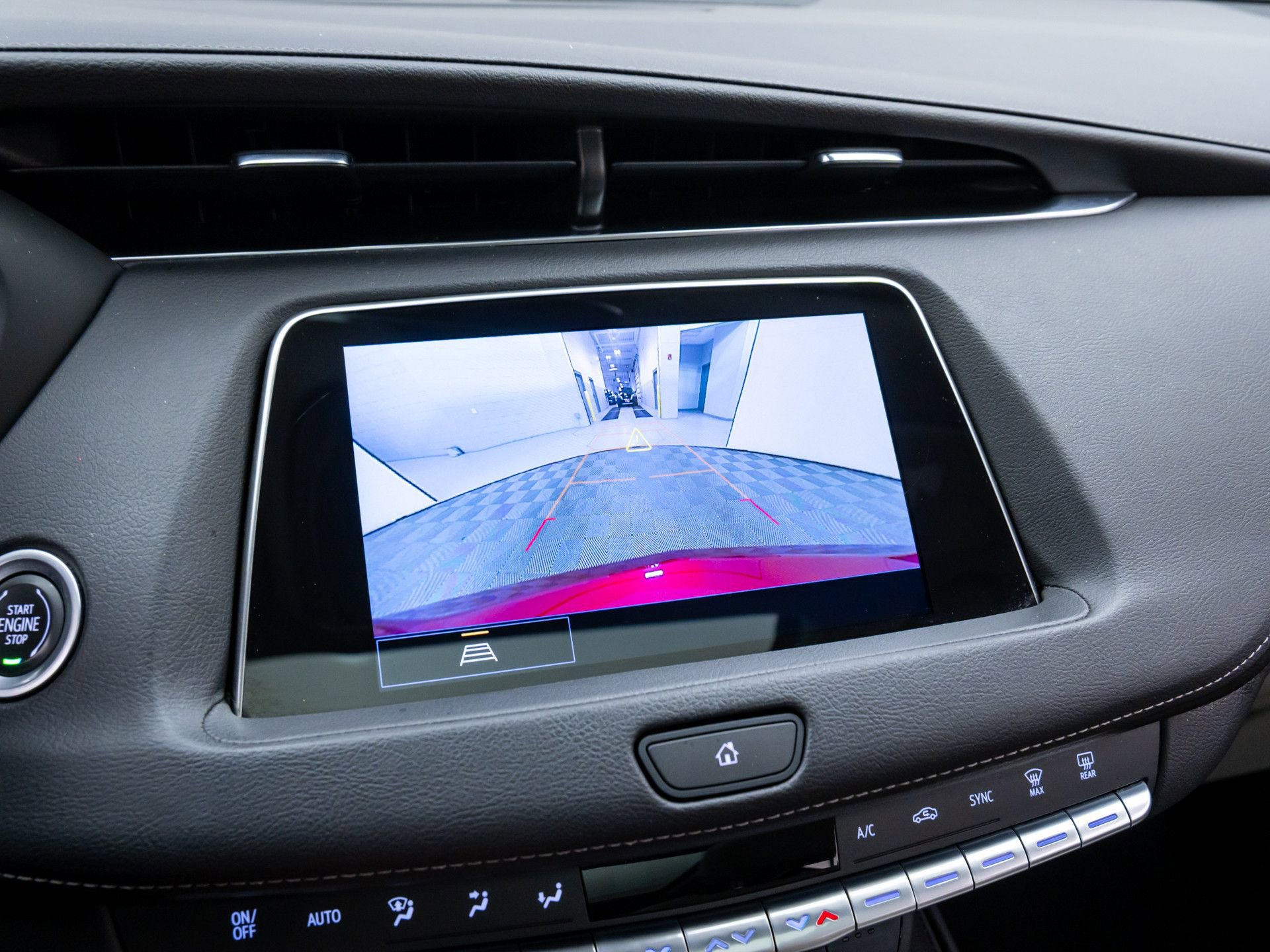 Certified 2023 Cadillac XT4 Luxury w/ Cold Weather Package image 27