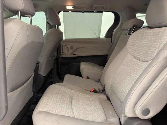 Certified 2021 Toyota Sienna LE w/ LE Plus Package FWD image 3