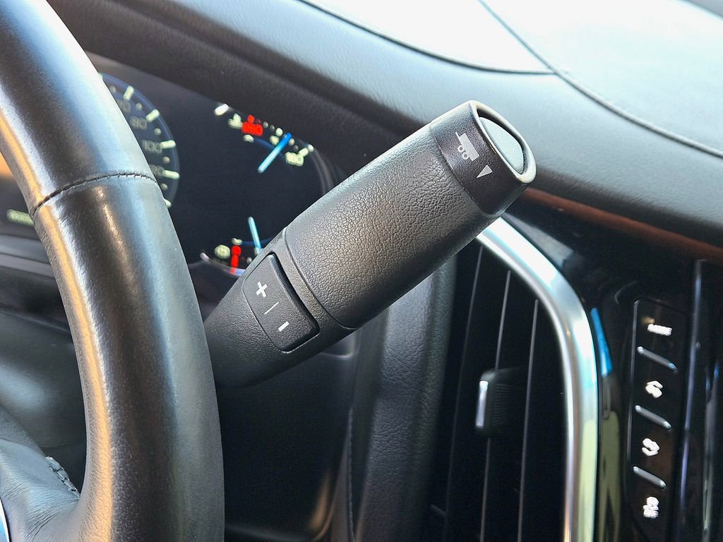 Used 2019 Cadillac Escalade Premium Luxury image 17