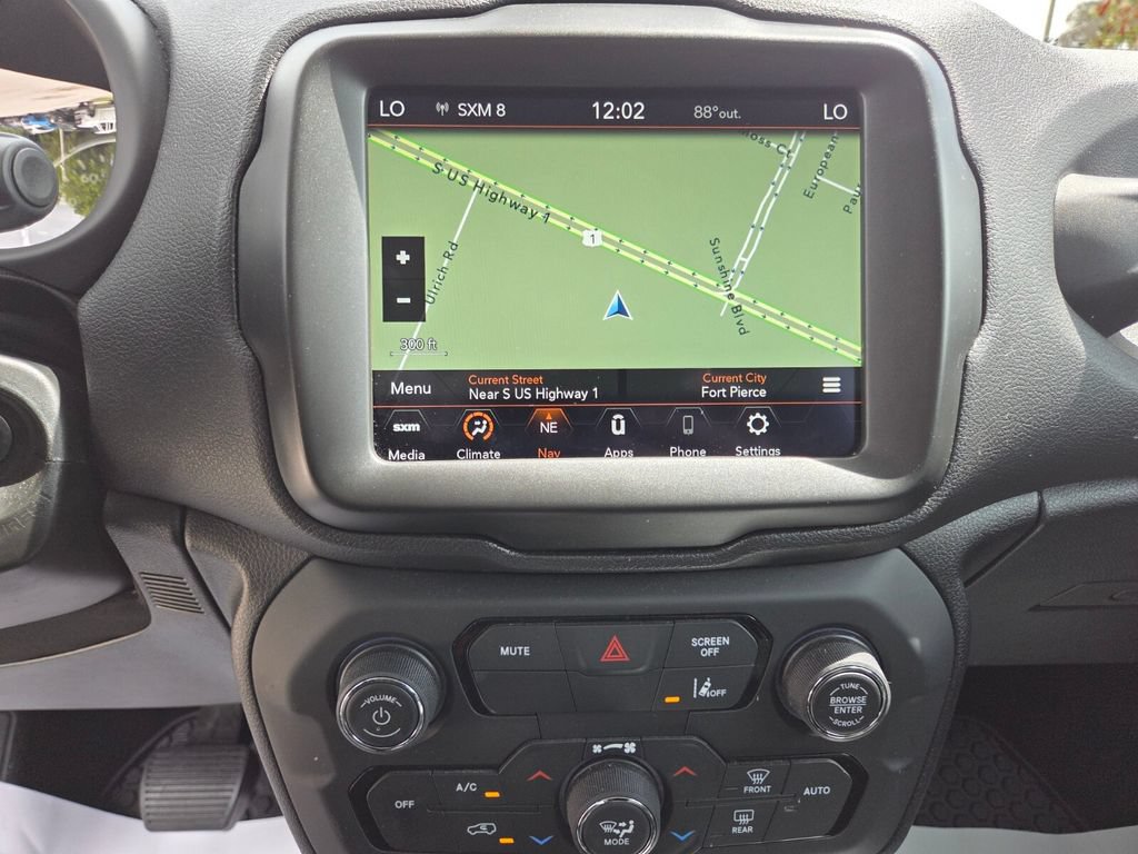 Used 2022 Jeep Renegade Latitude AWD/4WD image 31