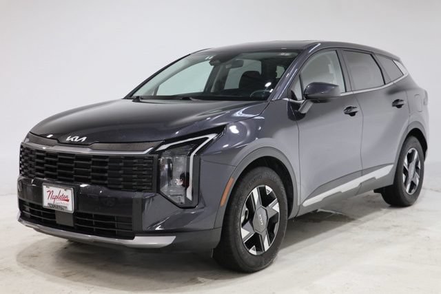 Used 2026 Kia Sportage LX FWD image 3
