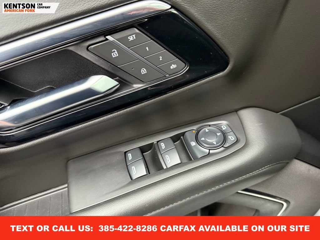 Used 2025 Chevrolet Suburban Z71 image 22