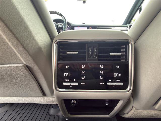 Used 2021 Porsche Cayenne Turbo image 10