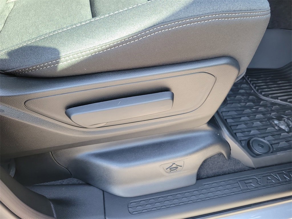 New 2026 RAM 1500 Classic Warlock image 31