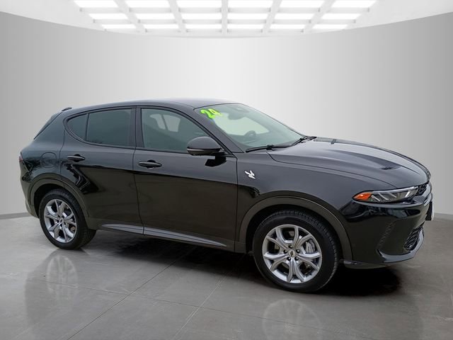 Used 2024 Dodge Hornet R/T w/ Tech Pack w/o Parking image 2