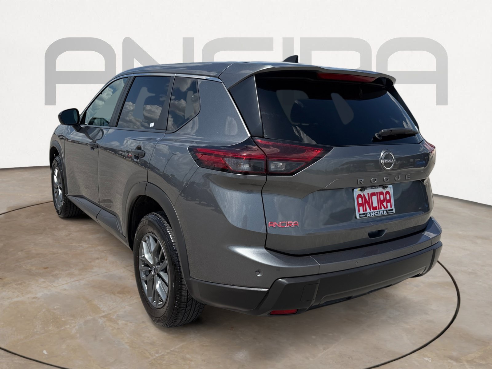Used 2024 Nissan Rogue S FWD image 9