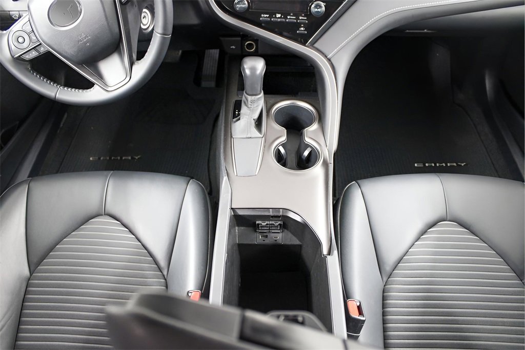 Used 2021 Toyota Camry SE image 19