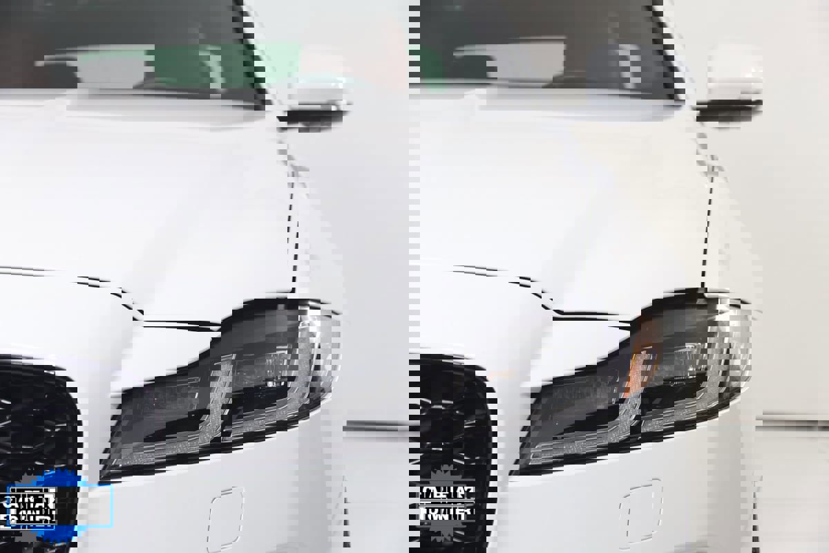 Used 2023 Jaguar XF R-Dynamic SE image 85