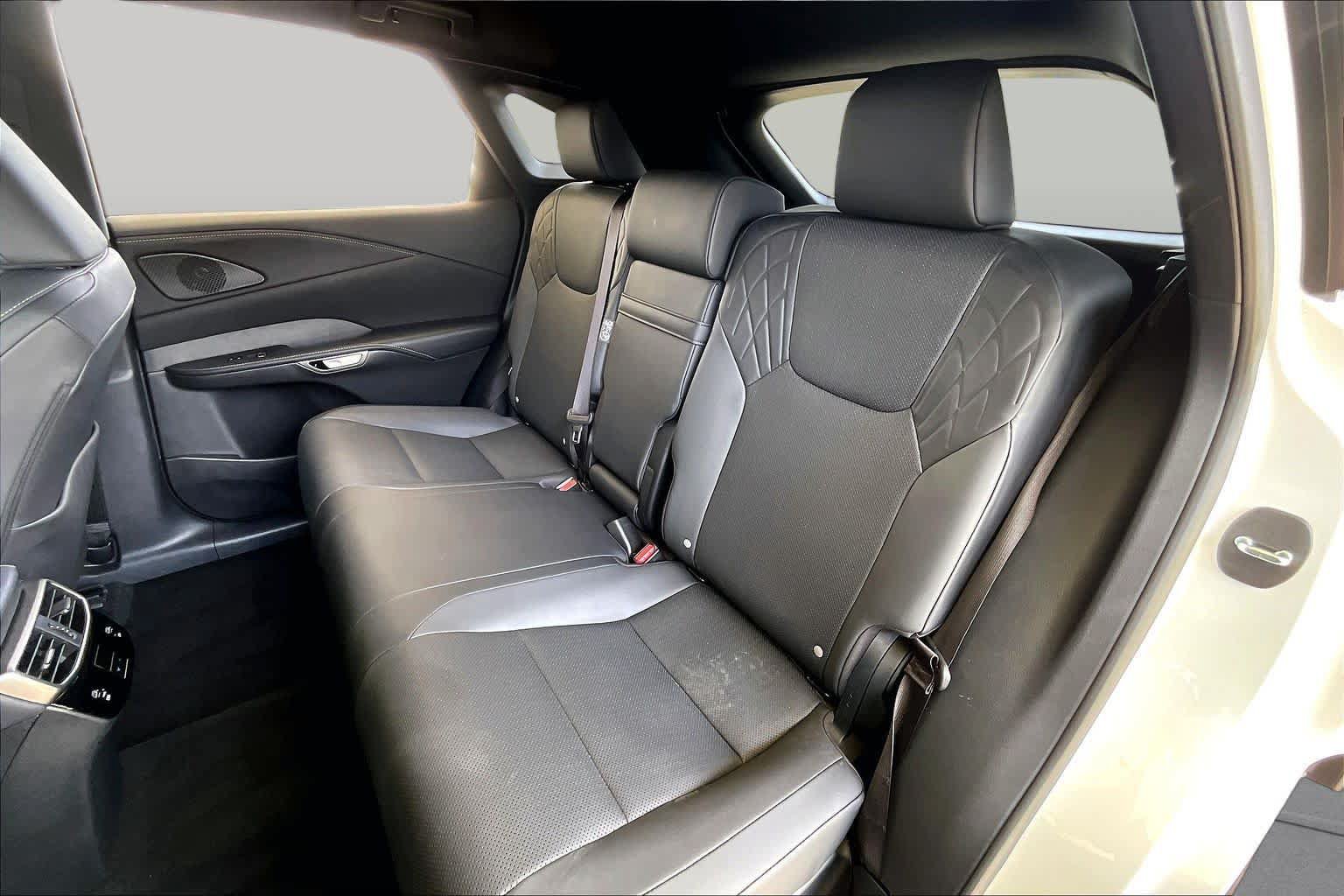 Used 2026 Lexus RX 350 Premium w/ Accessory Package (2T) FWD image 18