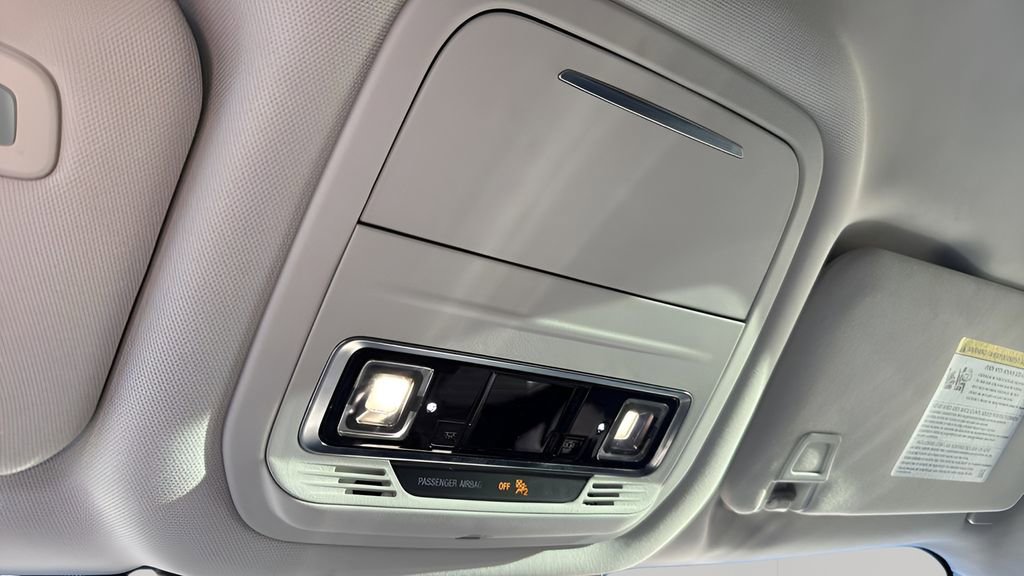 Used 2024 Lincoln Nautilus Reserve image 23