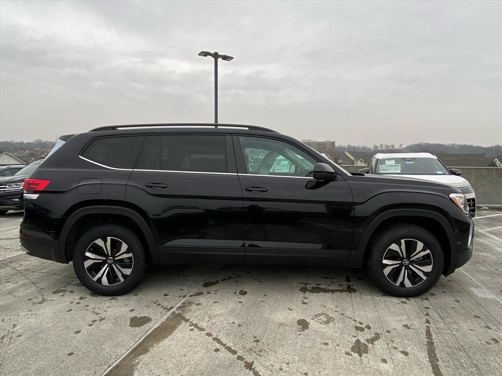 New 2026 Volkswagen Atlas SE image 2