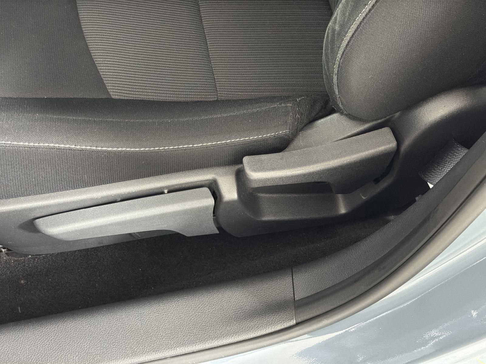 Used 2025 Nissan Sentra SV FWD image 22