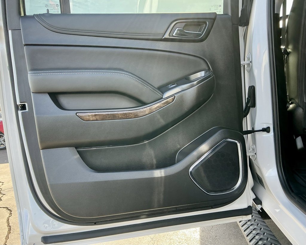 Used 2020 Chevrolet Suburban LT w/ Luxury Package image 30