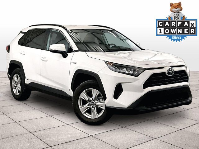 Used 2021 Toyota RAV4 LE AWD/4WD image 2