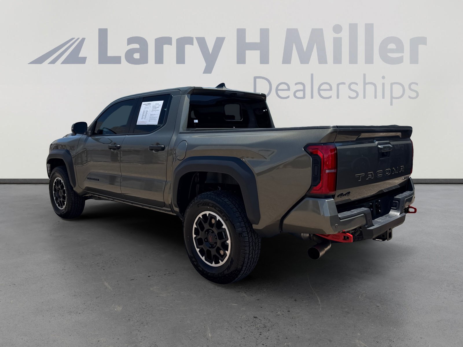 Used 2026 Toyota Tacoma TRD Off-Road w/ TRD Off Road Premium Package AWD/4WD image 3