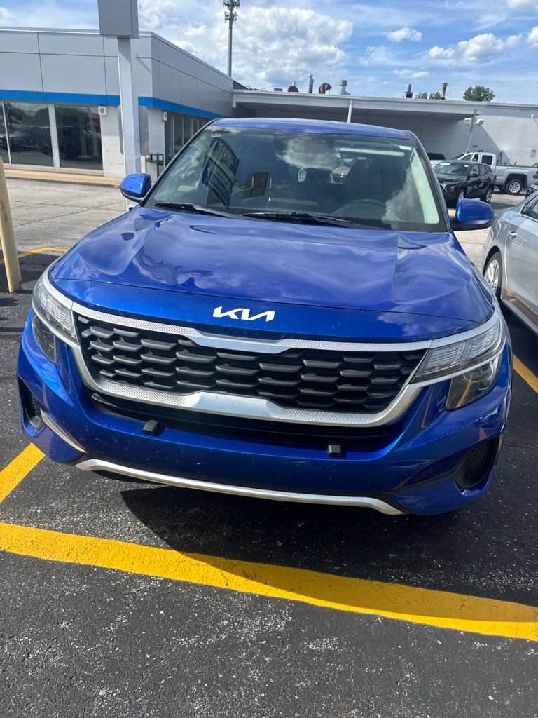 Used 2022 Kia Seltos LX AWD/4WD image 2