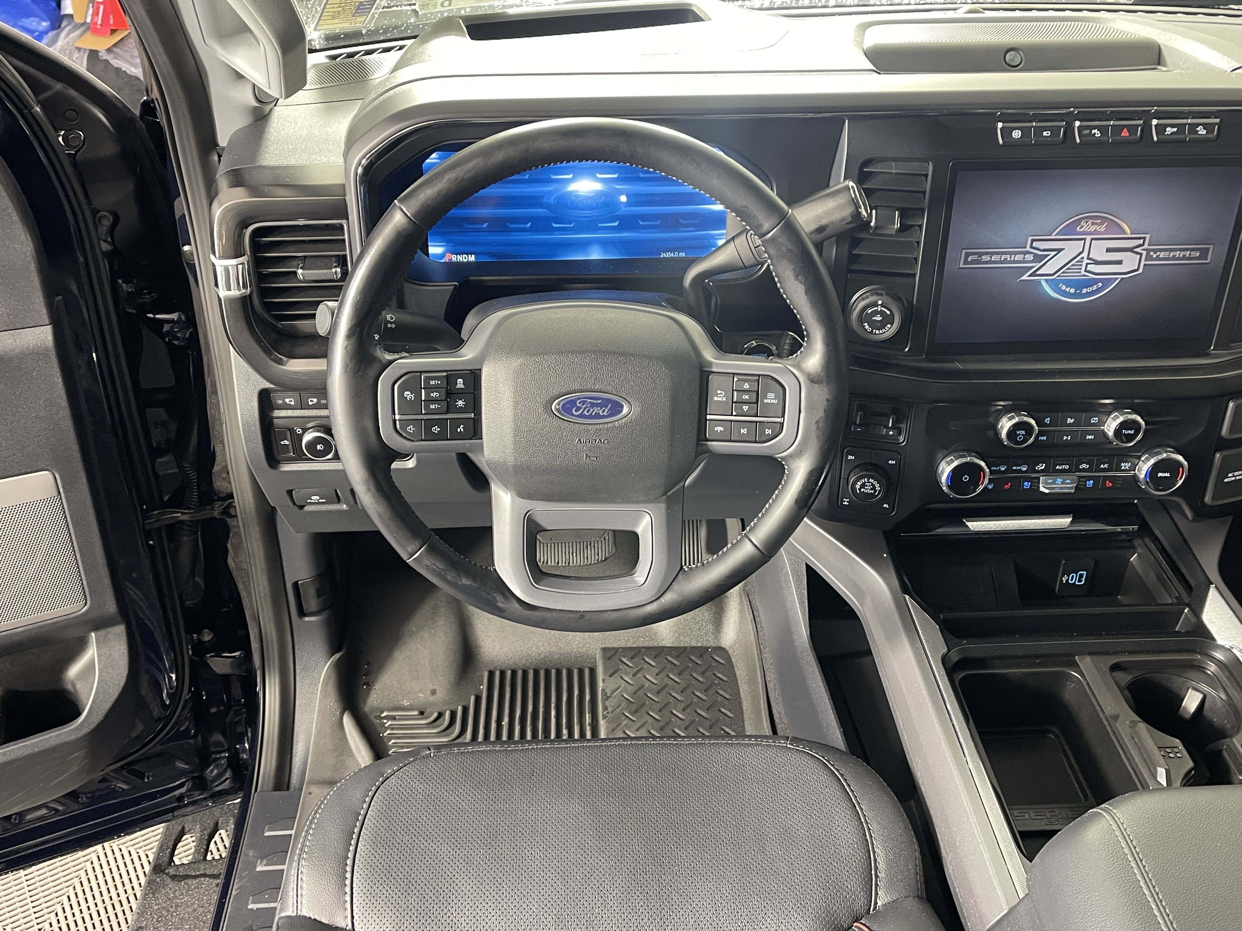 Used 2023 Ford F250 Lariat w/ Lariat Ultimate Package AWD/4WD image 11