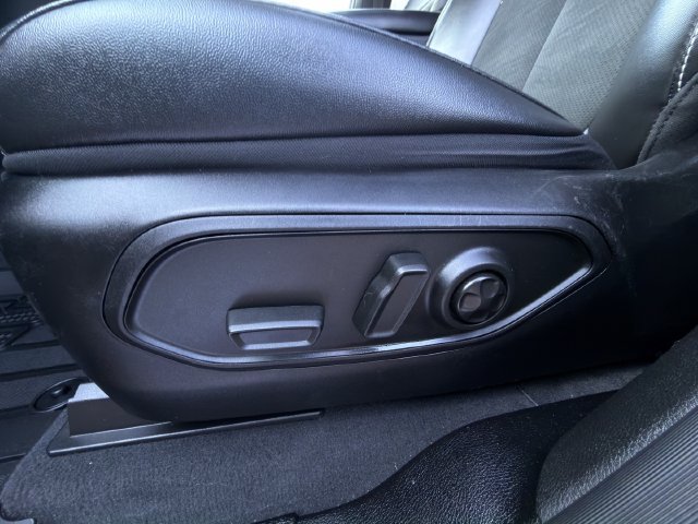 Used 2025 Jeep Grand Cherokee L Altitude AWD/4WD image 26