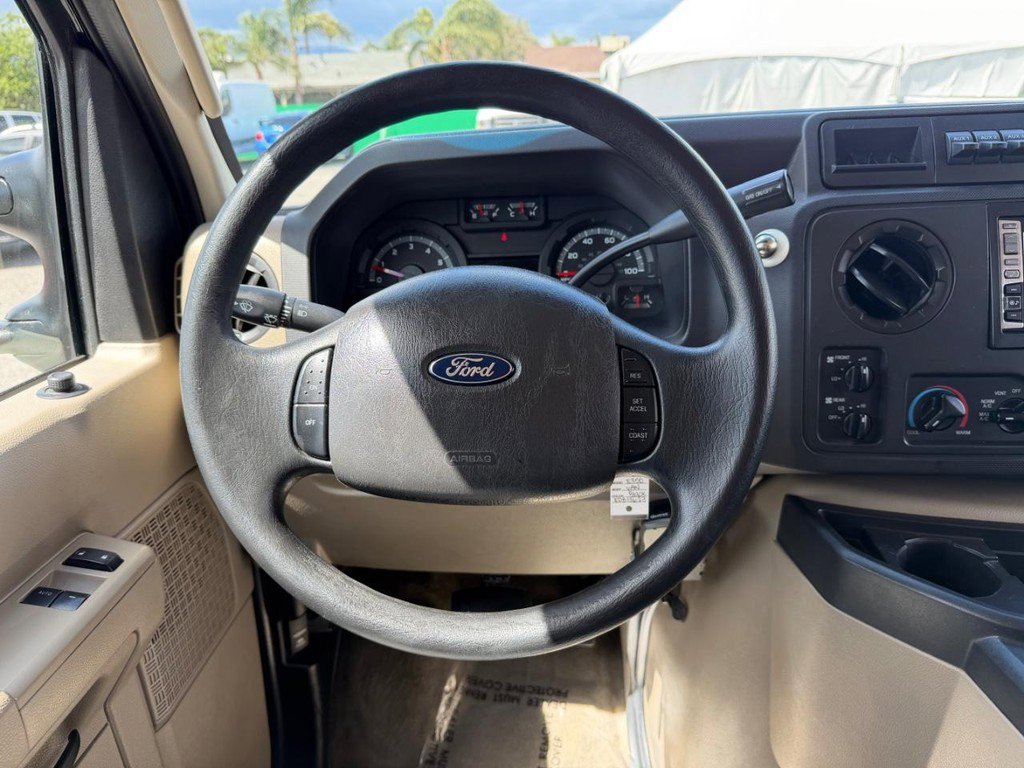 Used 2014 Ford E-350 and Econoline 350 XLT RWD image 27