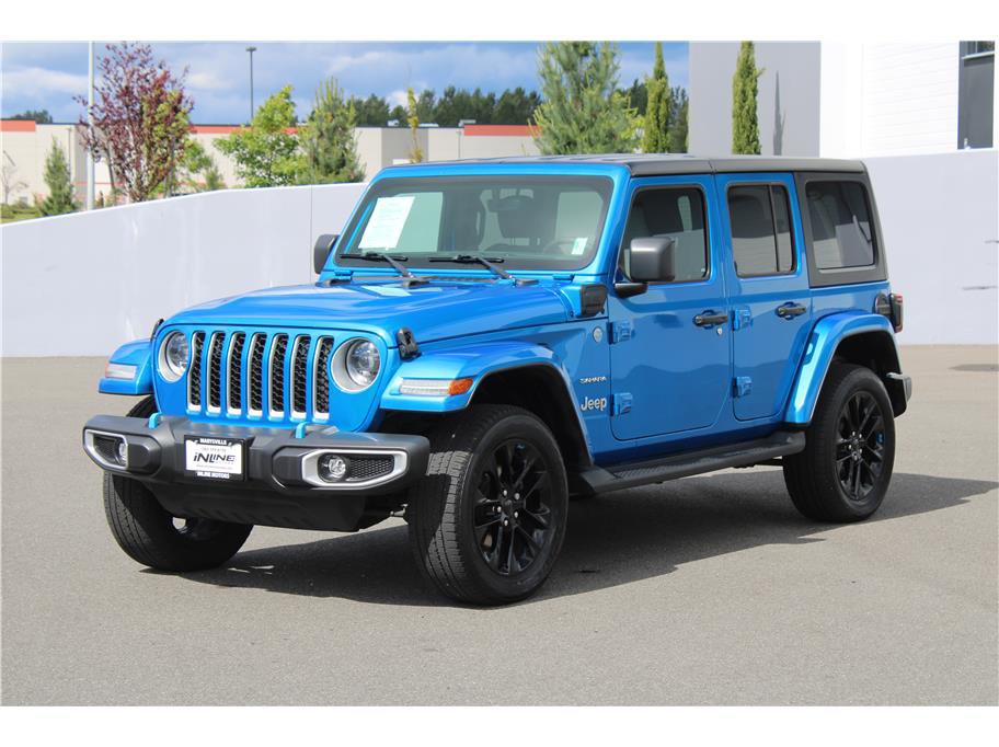 Used 2023 Jeep Wrangler Unlimited Sahara w/ Cold Weather Group AWD/4WD image 1
