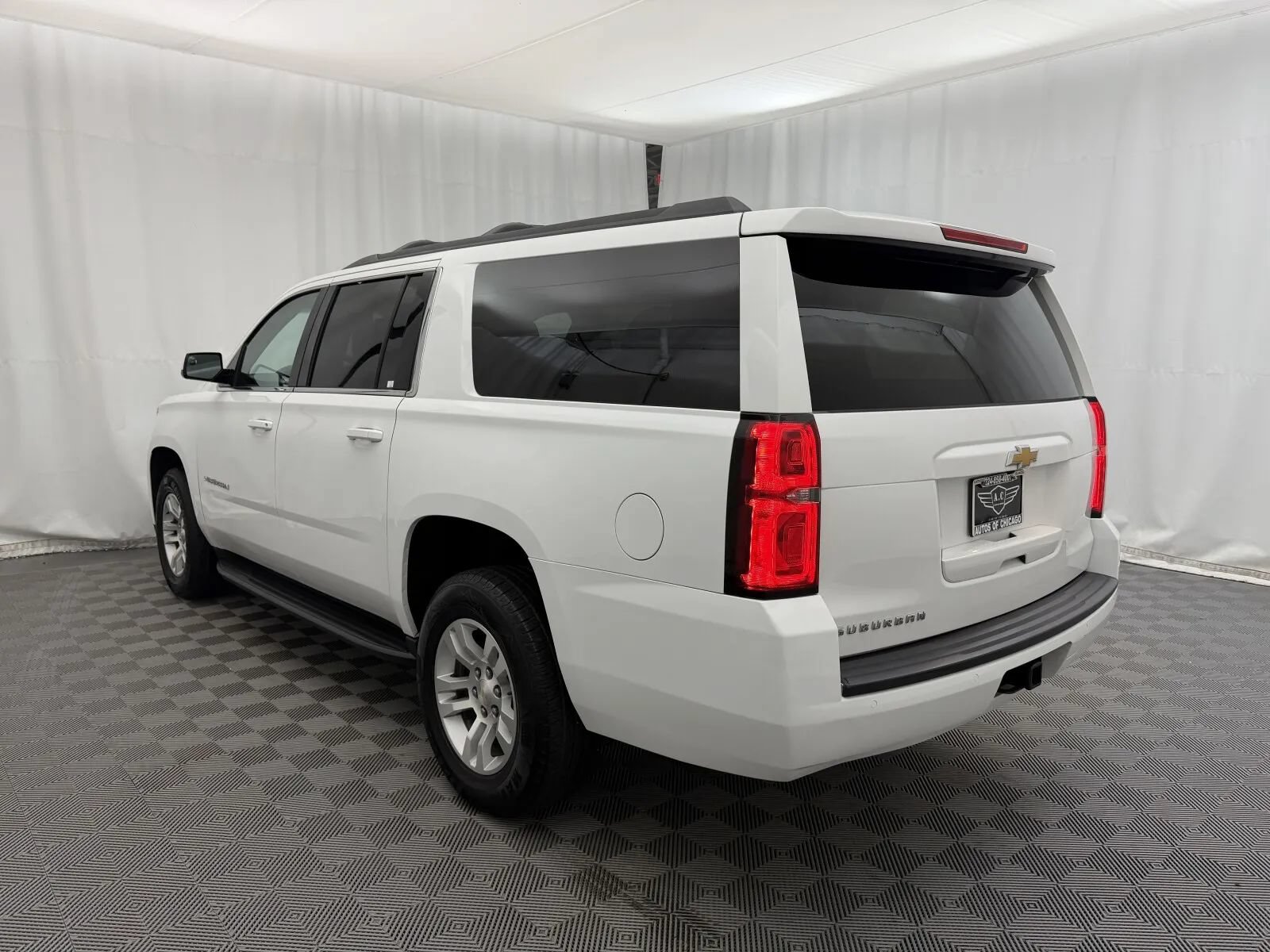 Used 2018 Chevrolet Suburban LT AWD/4WD image 7