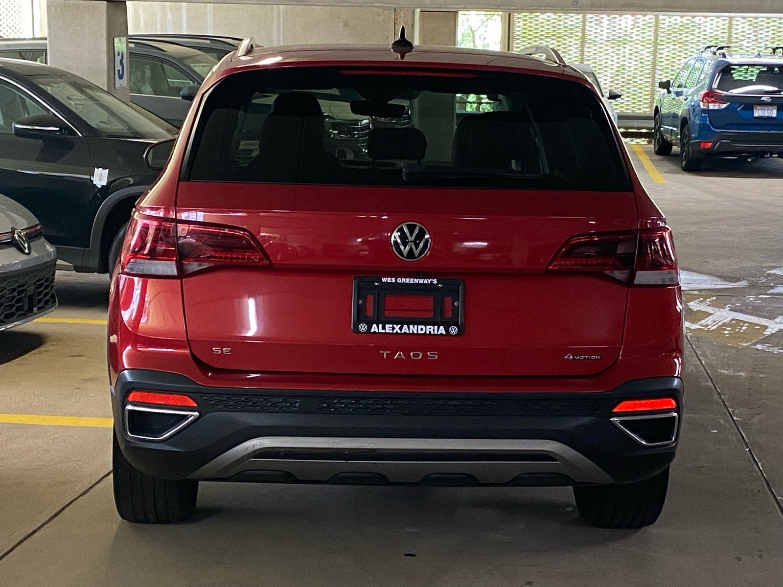 Used 2022 Volkswagen Taos SE w/ IQ.Drive SE Package AWD/4WD image 4