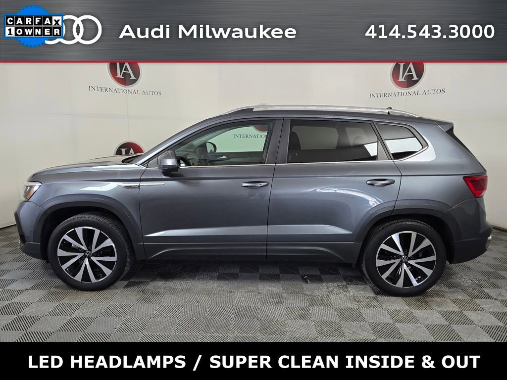 Used 2023 Volkswagen Taos SE w/ Black Wheel Package image 6