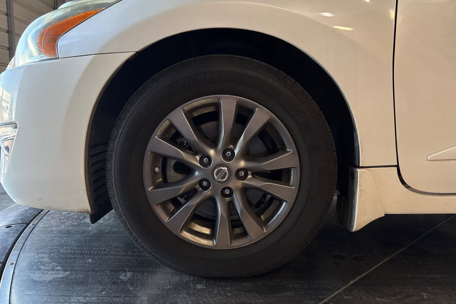 Used 2015 Nissan Altima 2.5 S w/ Special Edition Package FWD image 12