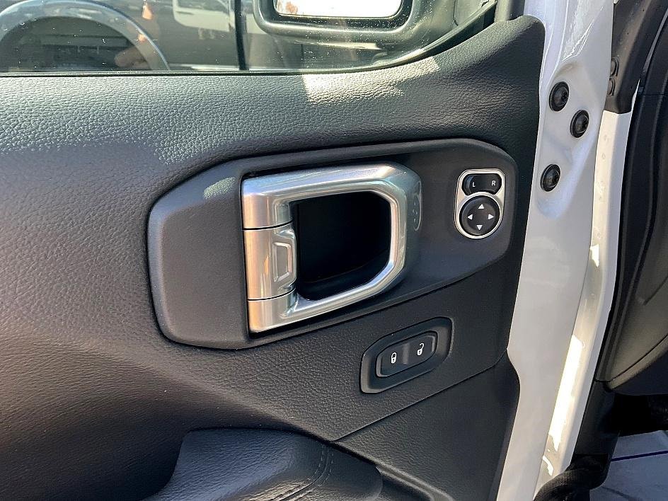Used 2021 Jeep Wrangler Unlimited Sahara image 12