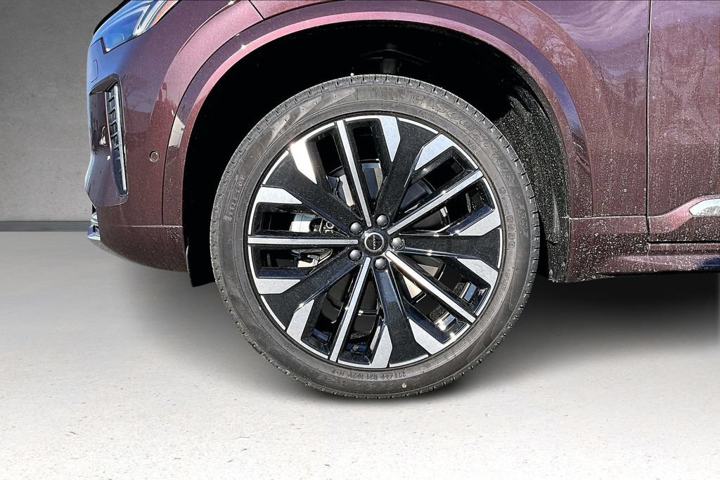 New 2026 Volvo XC90 B5 Plus w/ Protection Package Premier AWD/4WD image 12
