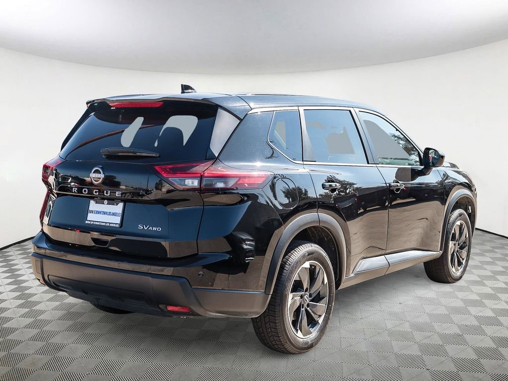 Used 2024 Nissan Rogue SV image 7