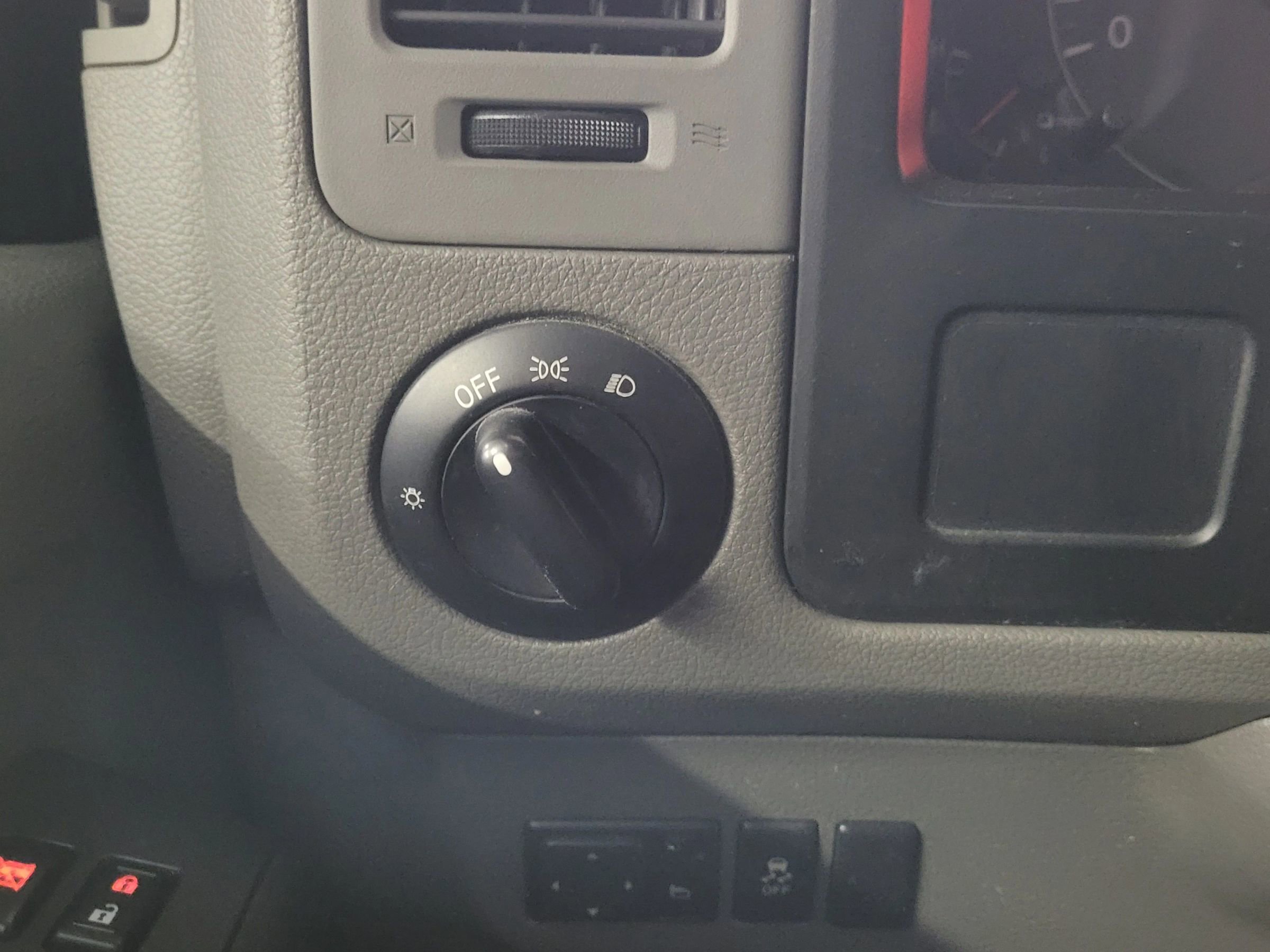 Used 2019 Nissan NV 2500 S image 19