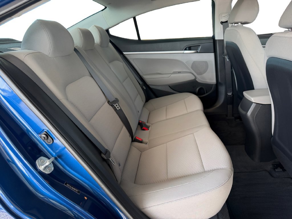 Used 2020 Hyundai Elantra SE FWD image 18
