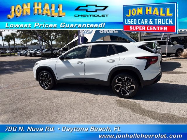 Used 2025 Chevrolet Trax RS w/ Driver Confidence Package FWD image 4