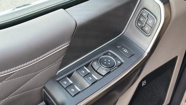 New 2025 Ford F250 Platinum w/ Platinum Plus Package image 16