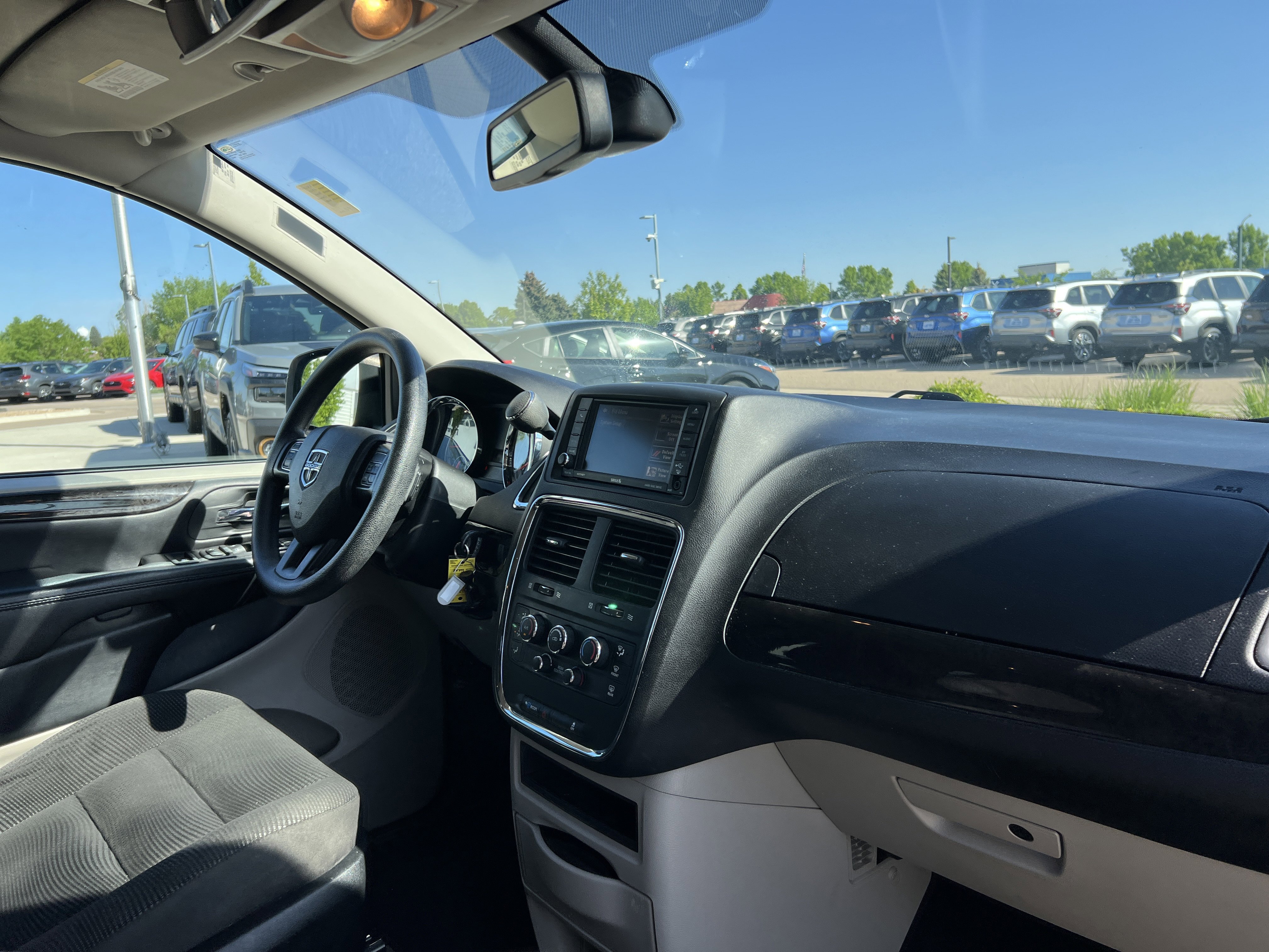 Used 2020 Dodge Grand Caravan SE w/ UConnect Hands-Free Group FWD image 17