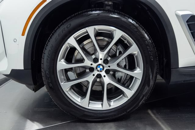 Used 2025 BMW X5 xDrive40i AWD/4WD image 27
