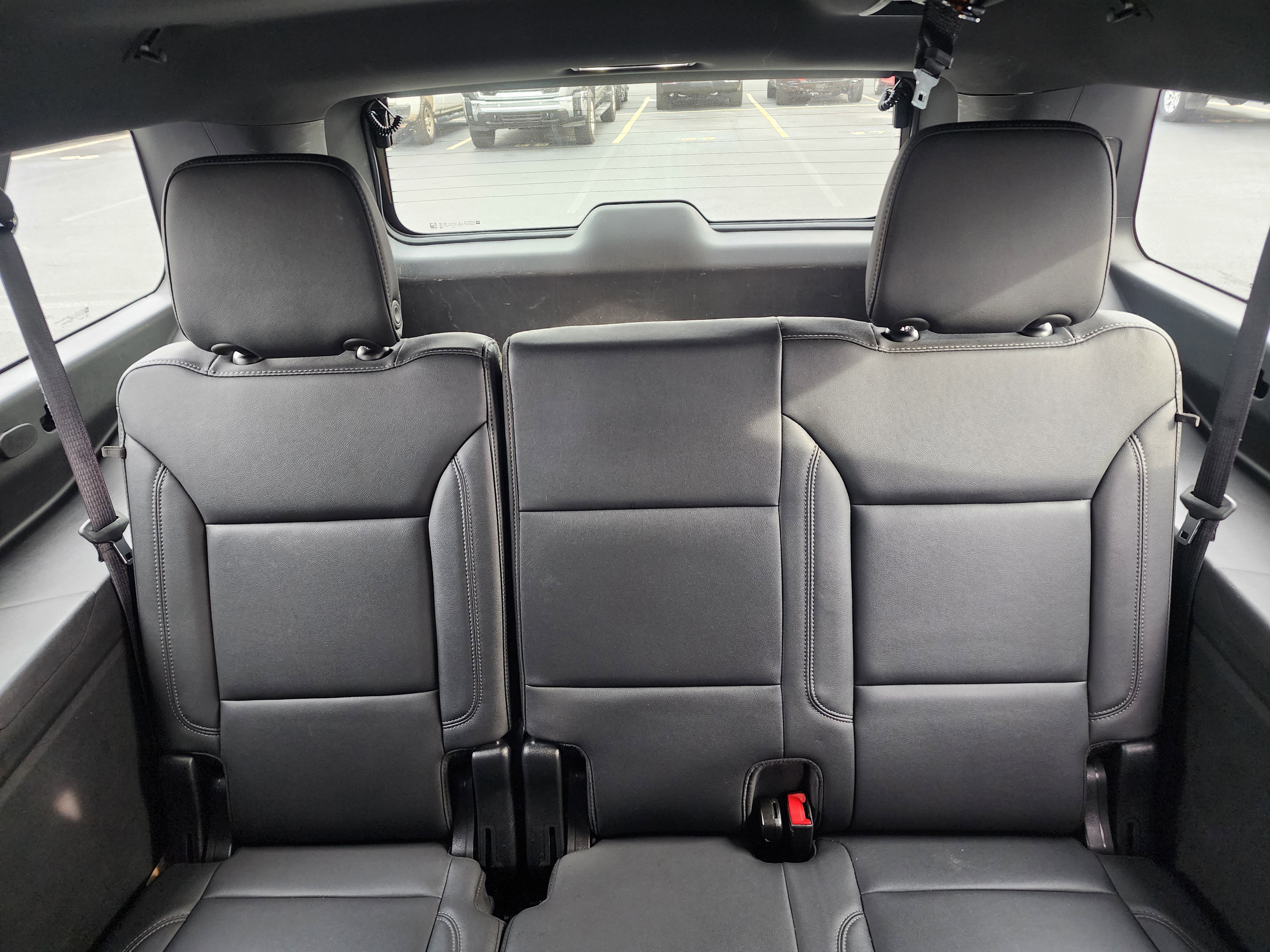 Used 2024 Chevrolet Suburban LT image 18