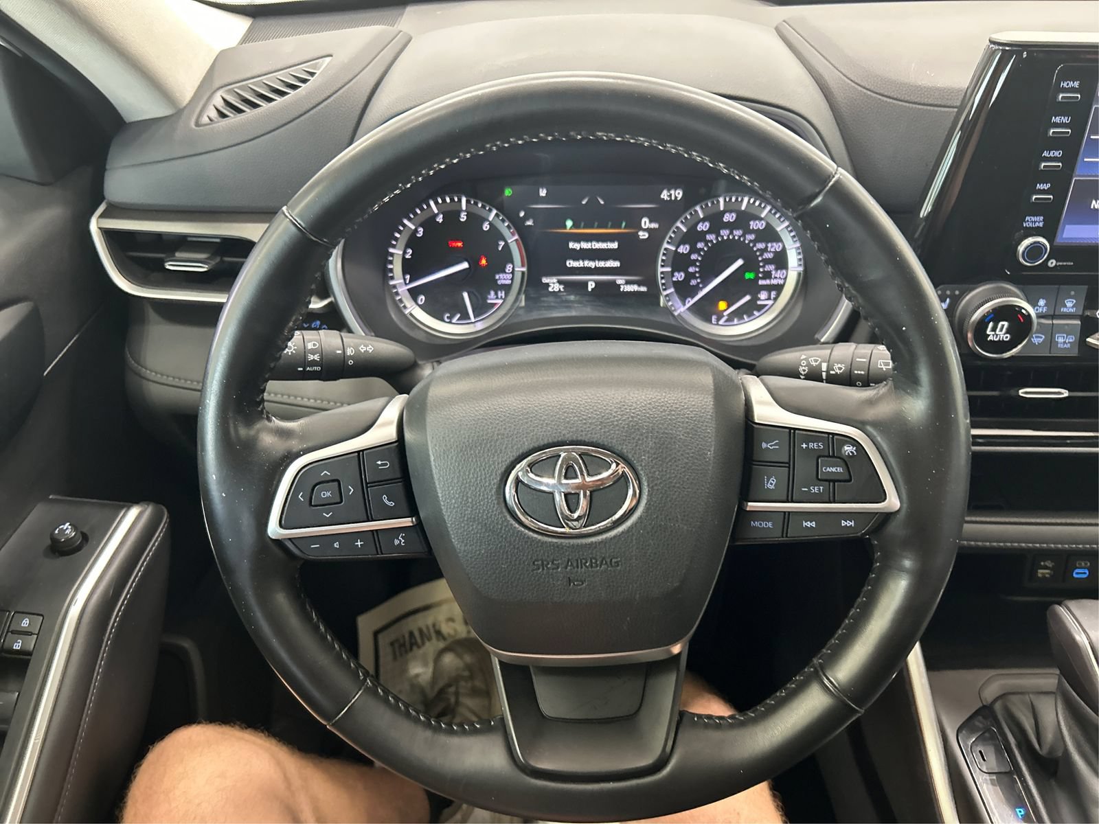 Used 2022 Toyota Highlander XLE AWD/4WD image 17