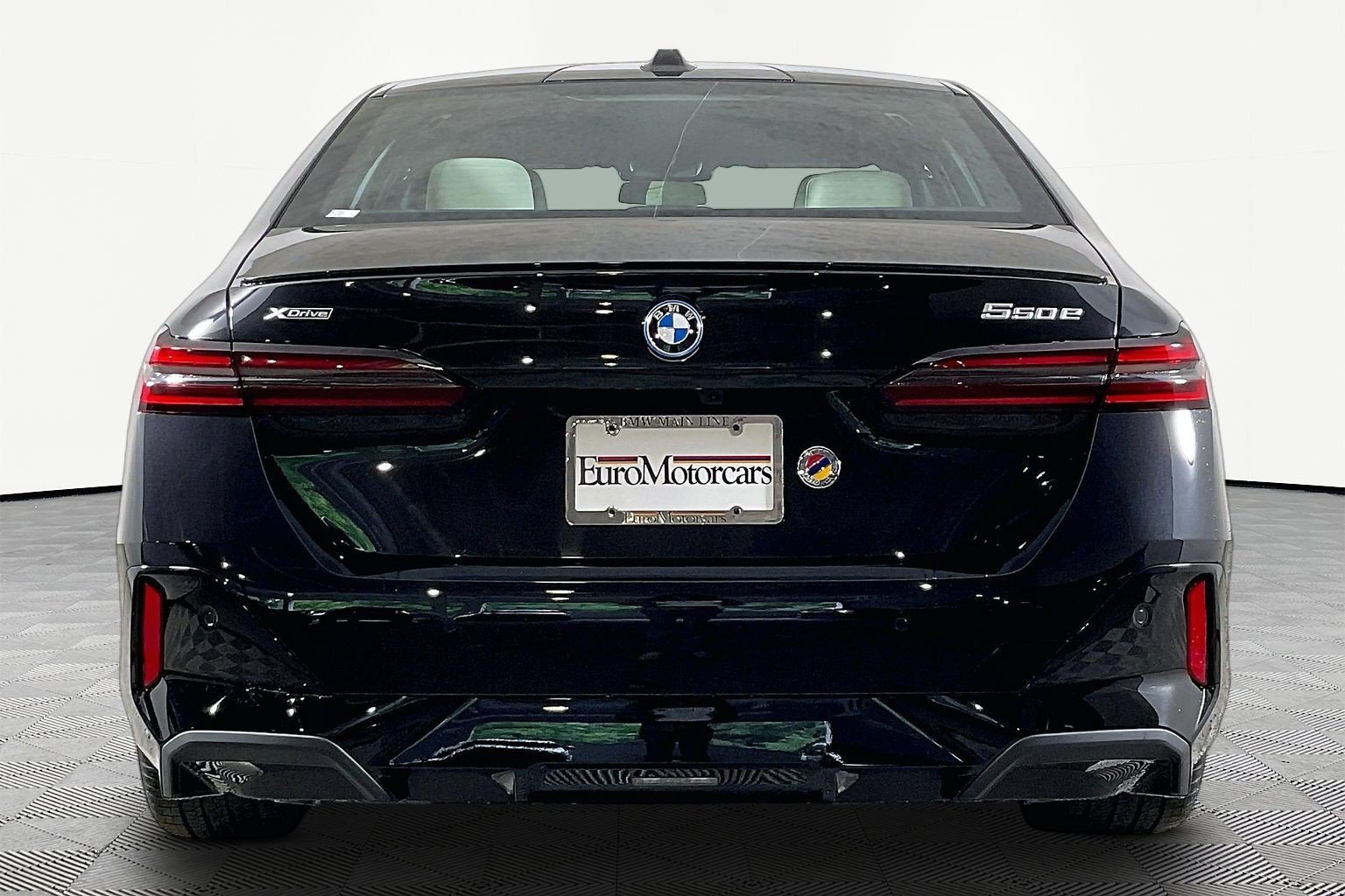 New 2027 BMW 550e xDrive w/ Premium Package AWD/4WD image 5