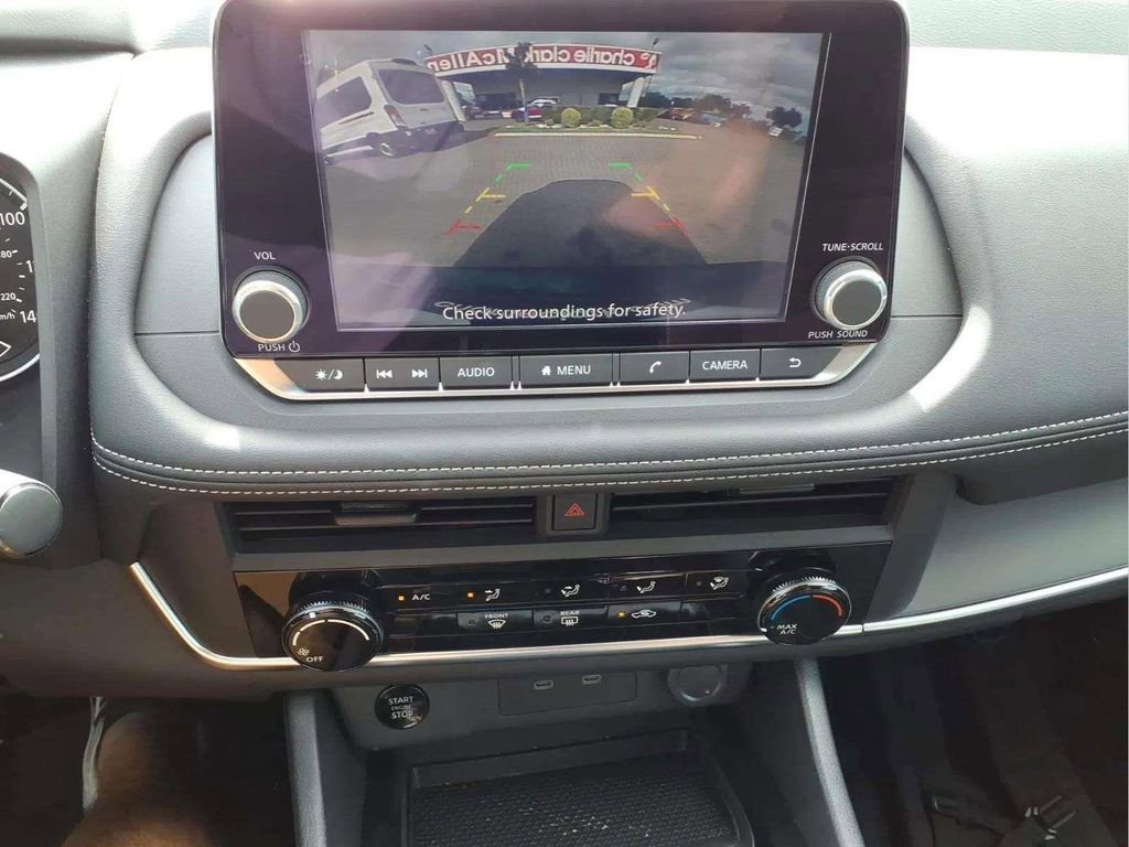 Used 2025 Nissan Rogue S FWD image 14