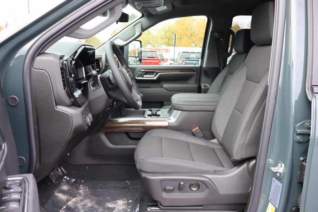 New 2026 Chevrolet Silverado 3500 LT image 5