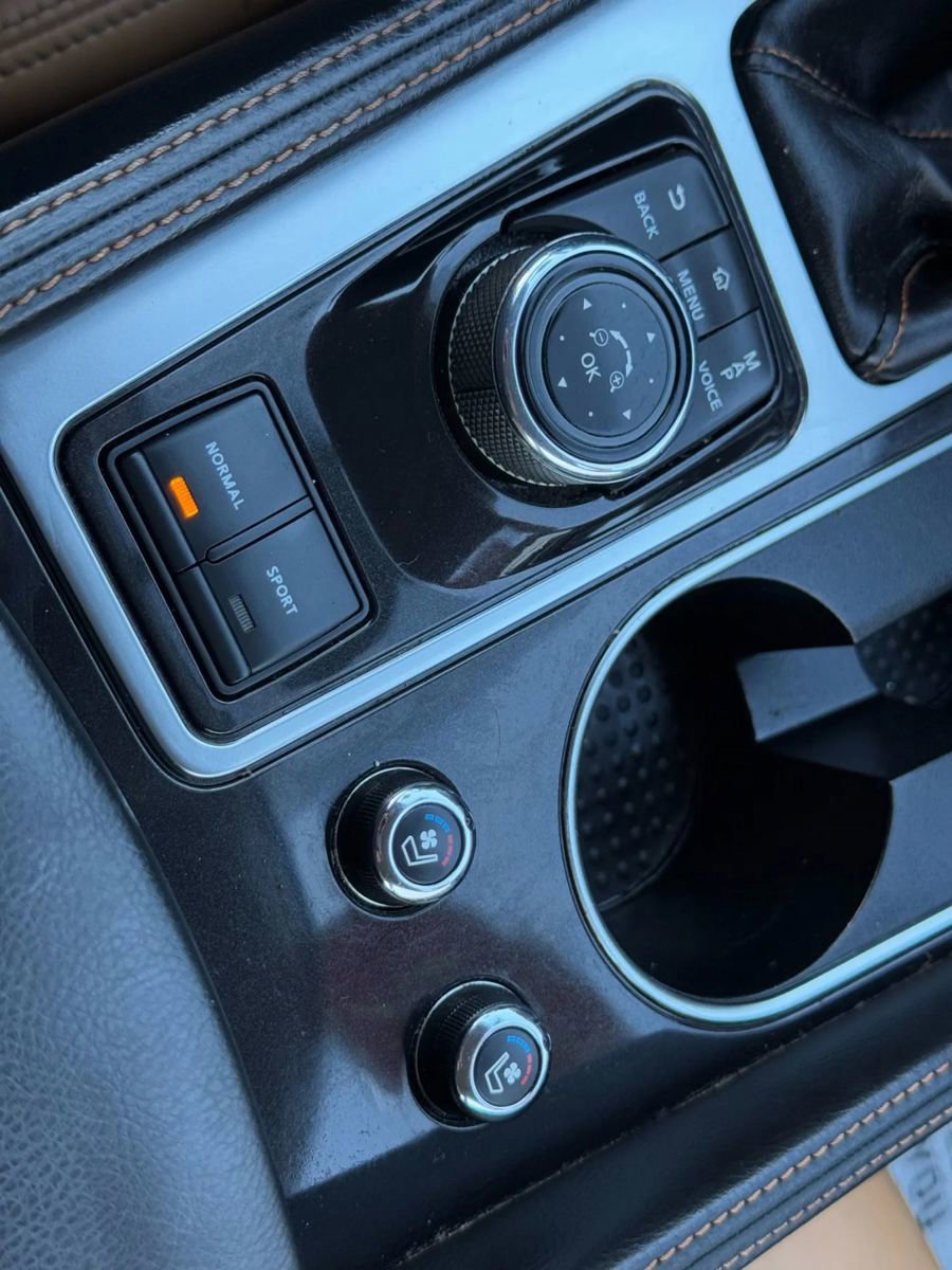 Used 2016 Nissan Maxima SR image 21