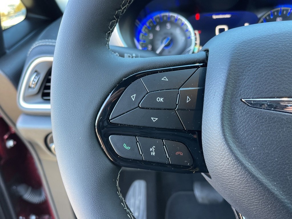 Used 2023 Chrysler Pacifica Touring-L w/ S Appearance Package image 21