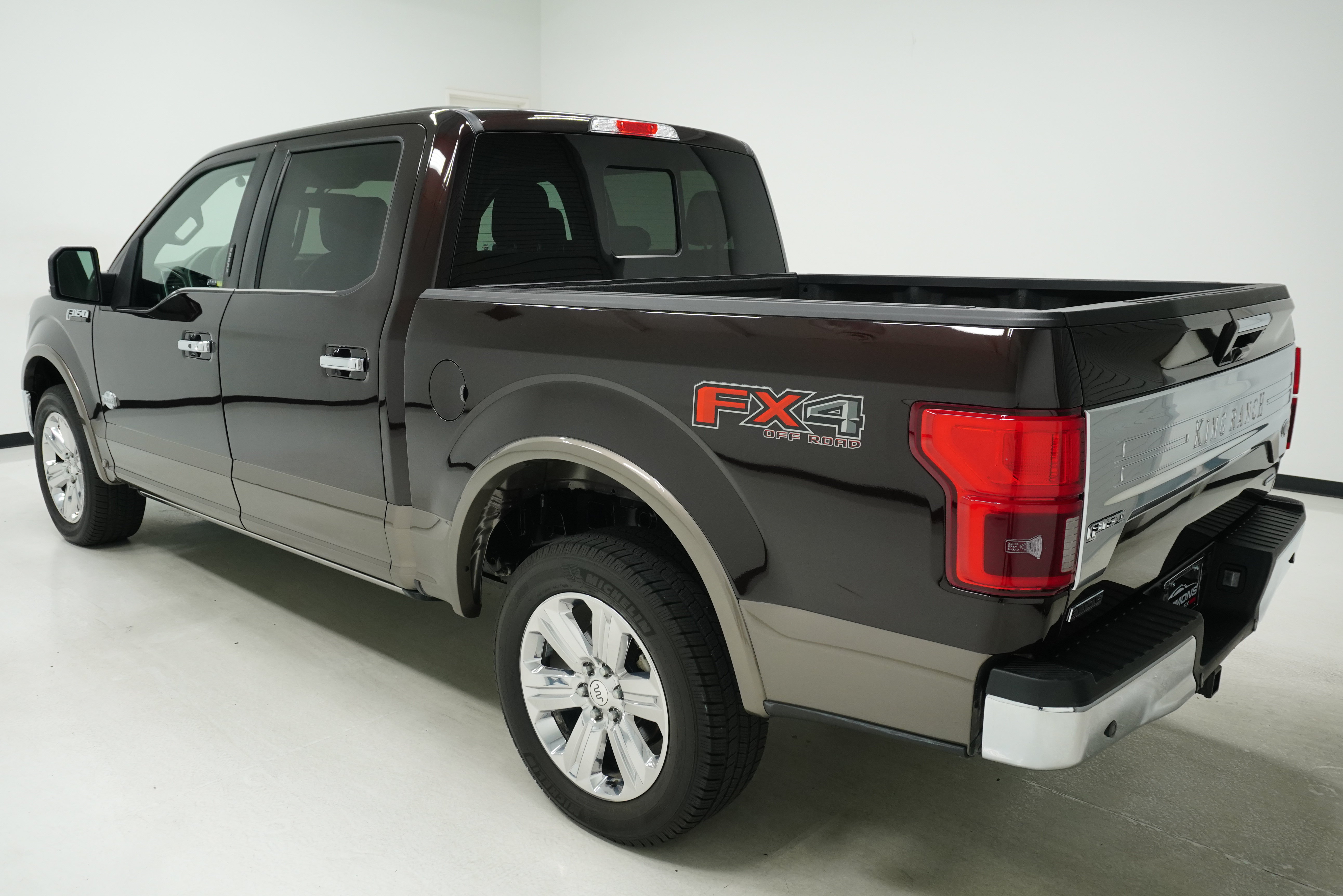 Used 2018 Ford F150 King Ranch w/ Equipment Group 601A Luxury AWD/4WD image 5
