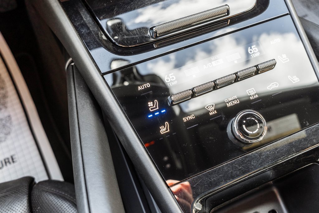 Used 2024 Porsche Cayenne Base image 8