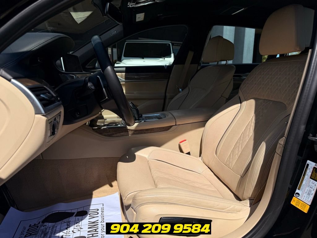 Used 2020 BMW 740i w/ Luxury Rear Seating Package RWD image 22