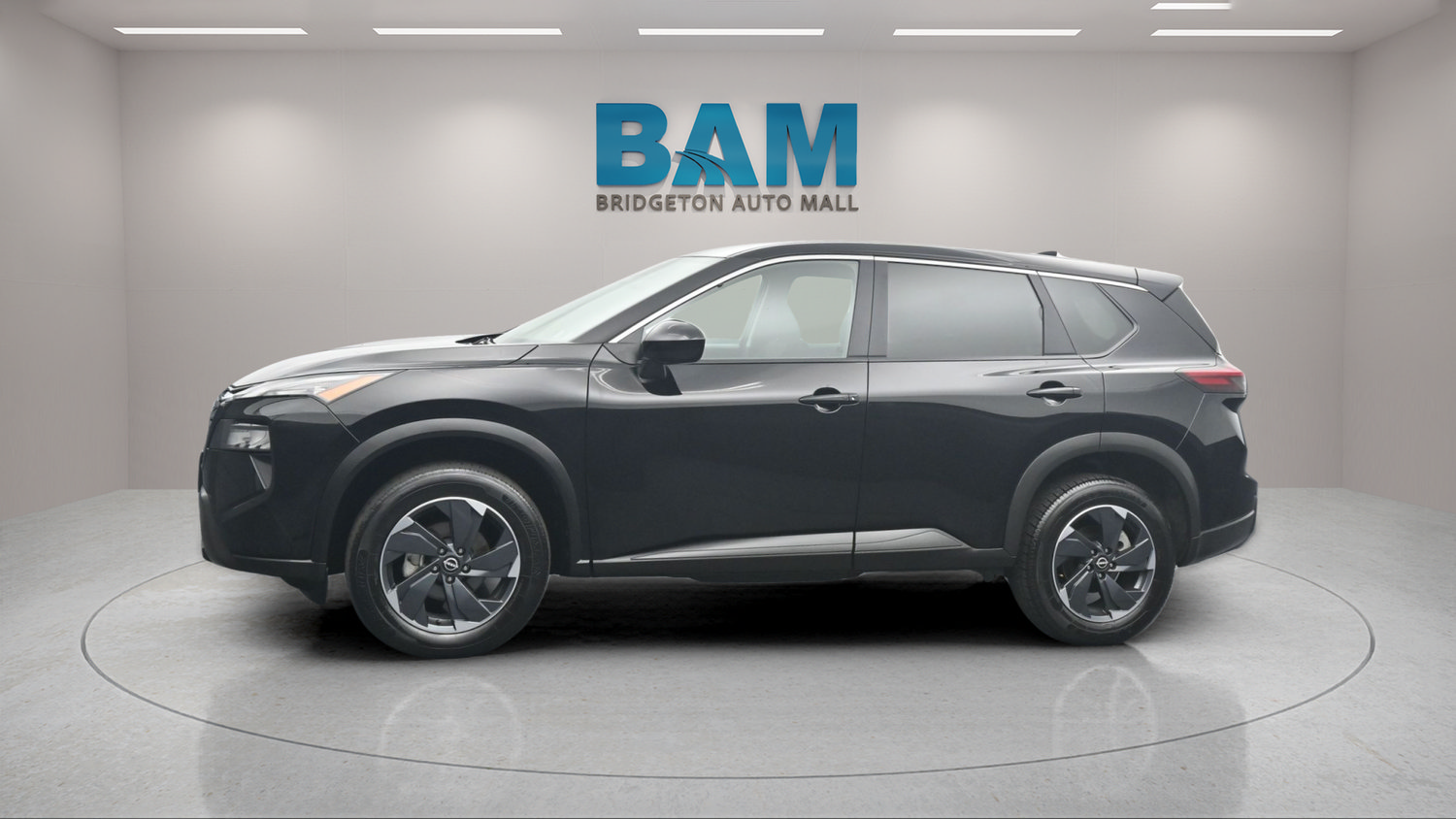 Used 2025 Nissan Rogue SV AWD/4WD image 3
